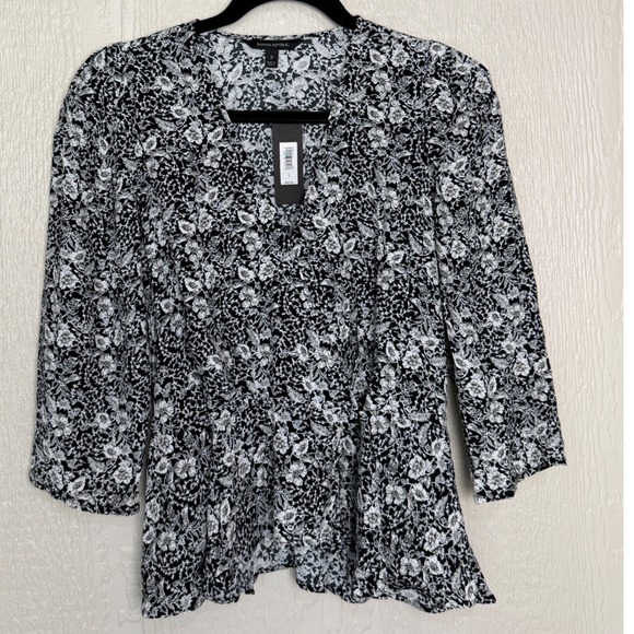 Banana Republic Tops - Banana Republic Womens Black White Floral V-Neck Wrap Top Size S NEW w/ Tags